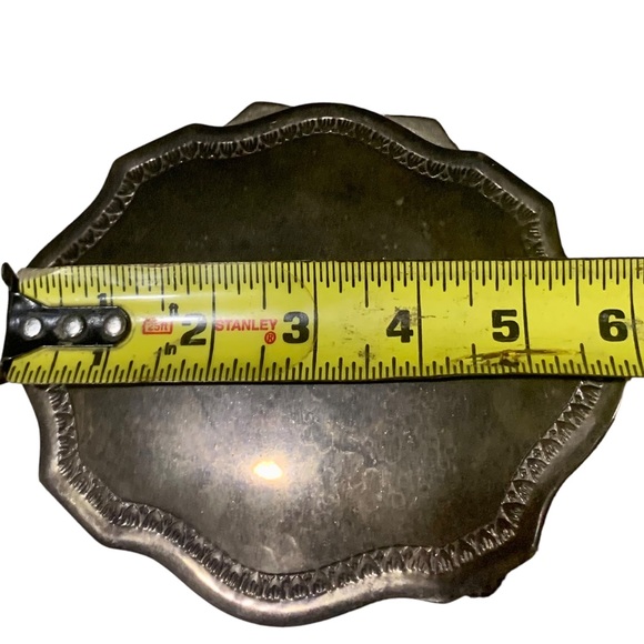 🚩SOLD🚩 Vintage Silver Plated Velvet Lined Repousse Box Lion Head Mounted Feet - Picture 5 of 15